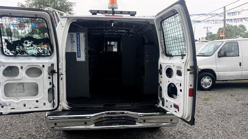 Ford Econoline E-350 Super Duty 2013