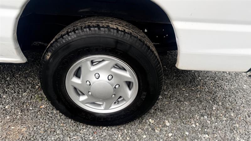 Ford Econoline E-350 Super Duty 2013