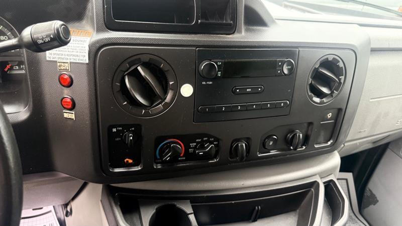 Ford Econoline E-350 Super Duty 2013