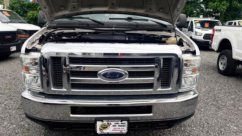 Ford Econoline E-350 Super Duty 2013