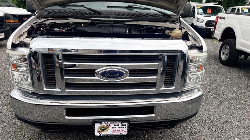 Ford Econoline E-350 Super Duty 2013