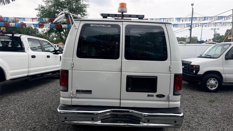 Ford Econoline E-350 Super Duty 2013