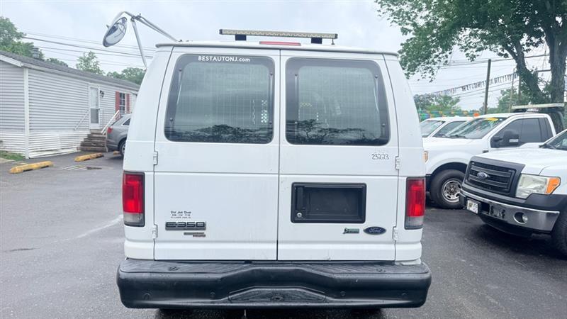 Ford Econoline E-350 Super Duty 2014