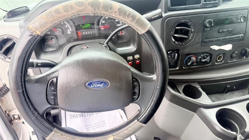 Ford Econoline E-350 Super Duty 2014
