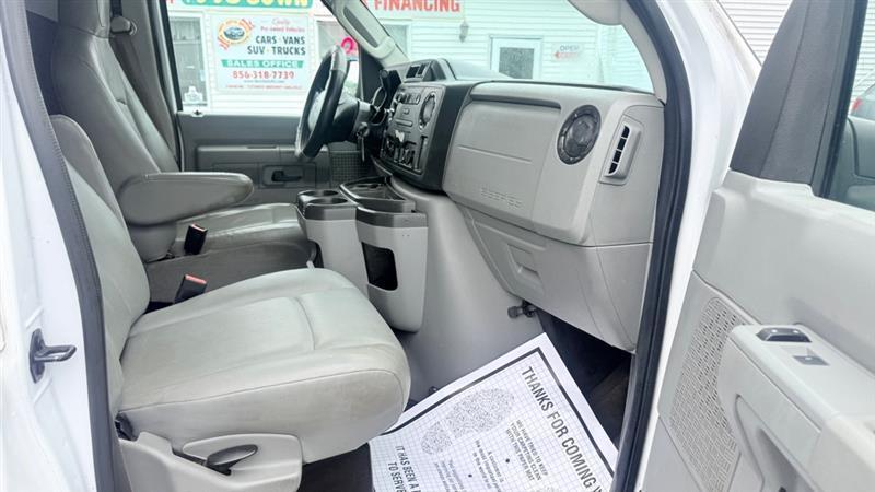 Ford Econoline E-350 Super Duty 2014