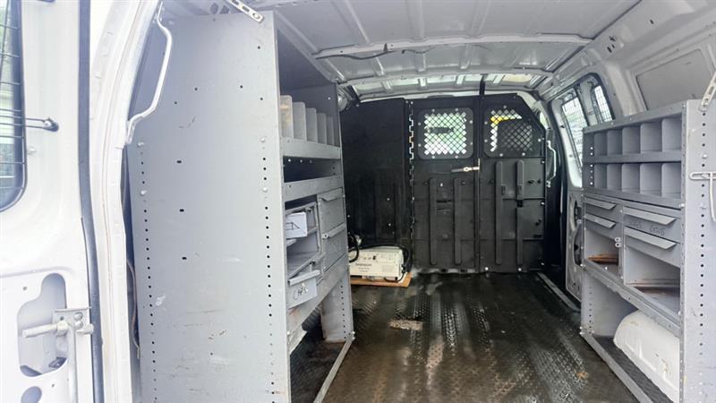Ford Econoline E-350 Super Duty 2014