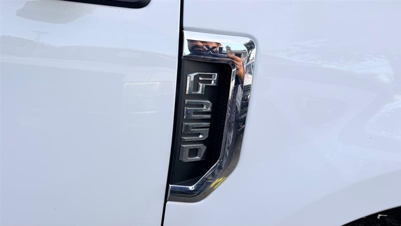 Ford F-250 SD Platinum Crew Cab 4WD 2022