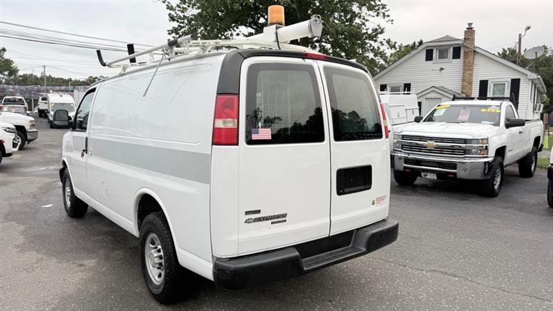 Chevrolet Express 2500 Cargo 2011