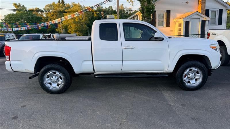 Toyota Tacoma SR5 Access Cab I4 6AT 4WD 2016