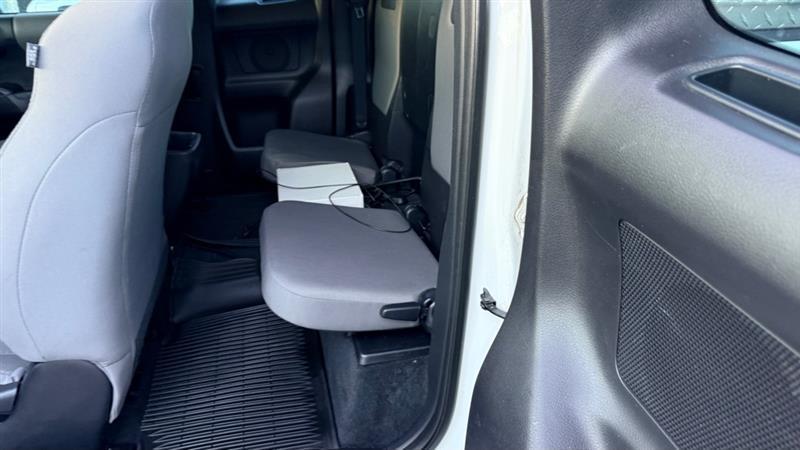 Toyota Tacoma SR5 Access Cab I4 6AT 4WD 2016