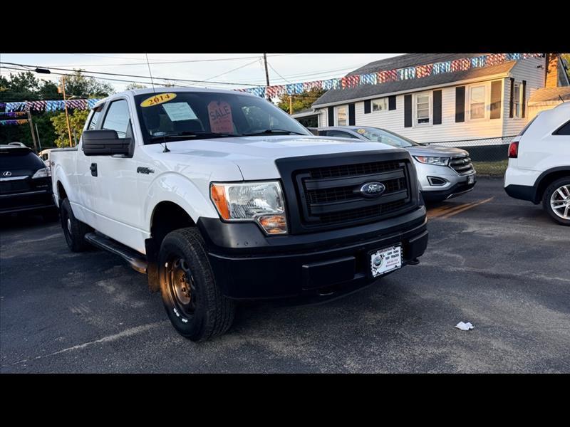 2014 Ford F-150 XL SuperCab 8-ft. Bed 4WD