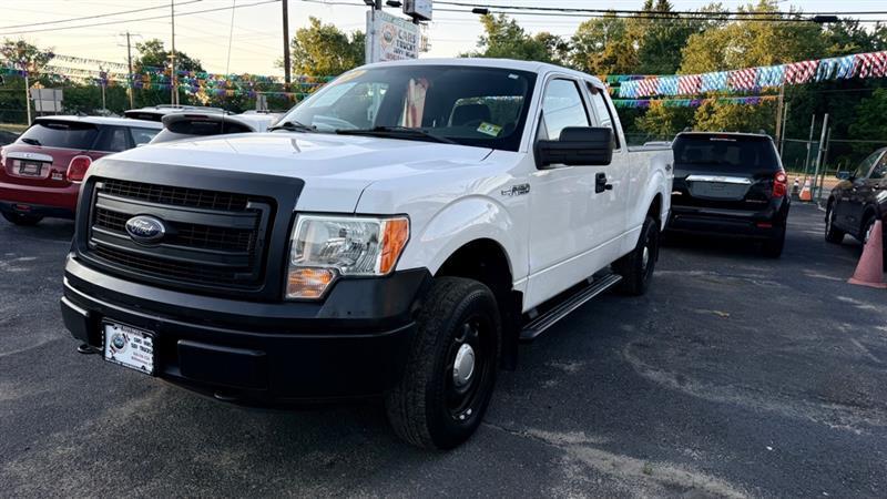 Ford F-150 XL SuperCab 8-ft. Bed 4WD 2014