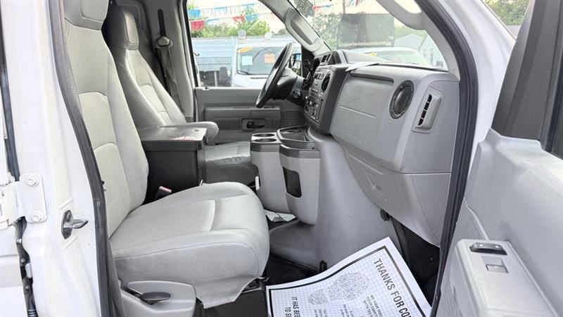 Ford Econoline E-150 2012