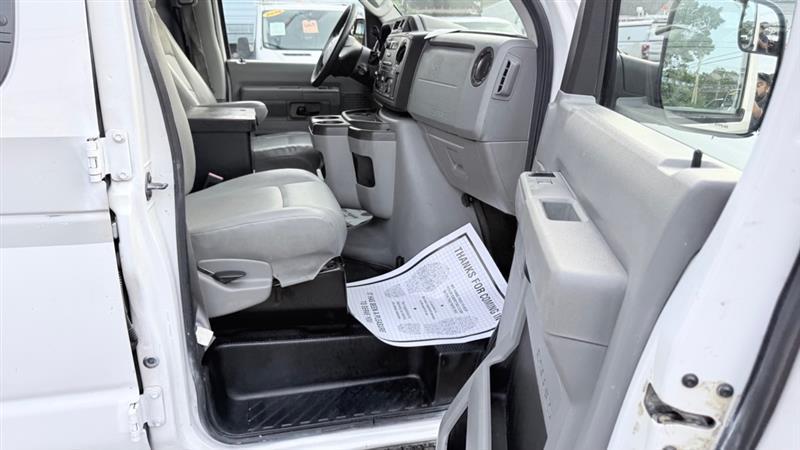 Ford Econoline E-150 2012