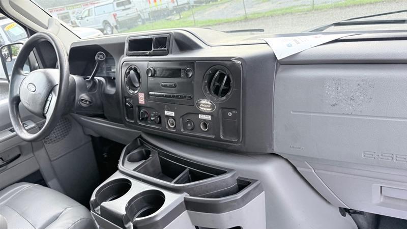 Ford Econoline E-150 2012