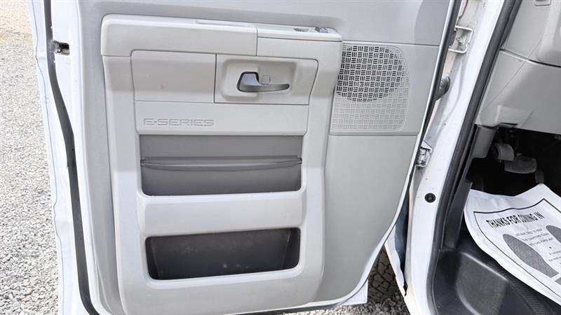 Ford Econoline E-150 2012