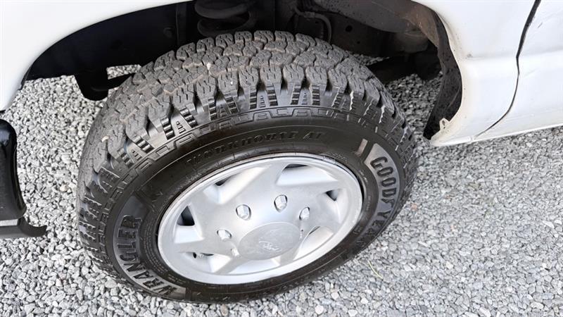 Ford Econoline E-150 2012