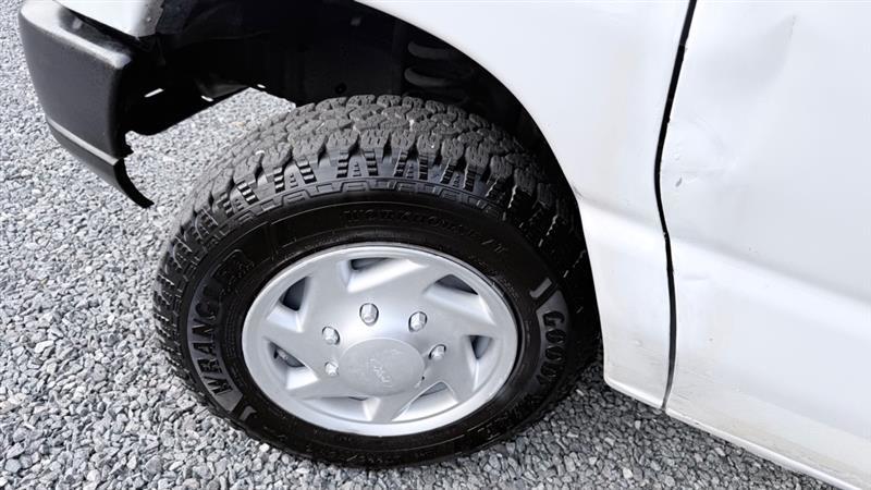 Ford Econoline E-150 2012