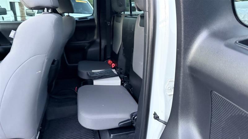 Toyota Tacoma SR5 Access Cab I4 6AT 4WD 2016