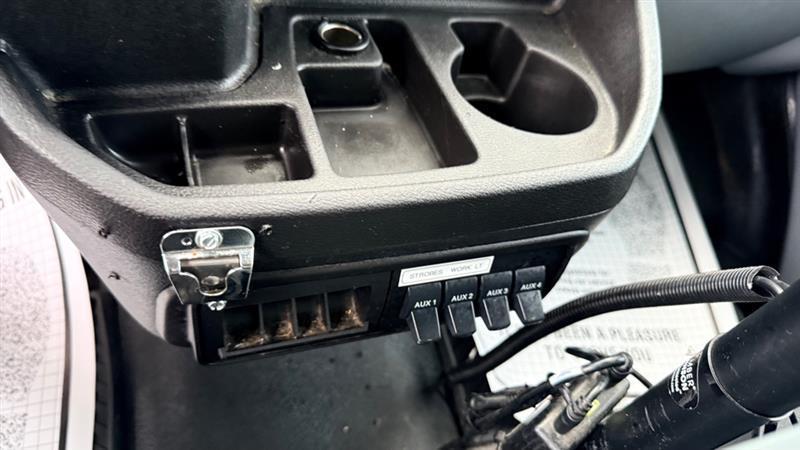 Ford Transit 250 Van Low Roof 60/40 Pass.130-in. WB 2017