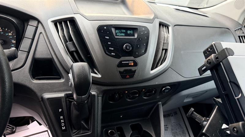 Ford Transit 250 Van Low Roof 60/40 Pass.130-in. WB 2017