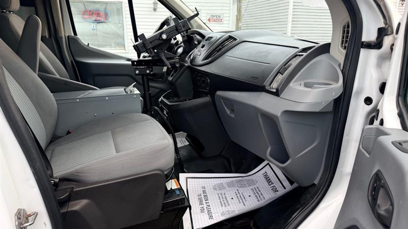 Ford Transit 250 Van Low Roof 60/40 Pass.130-in. WB 2017
