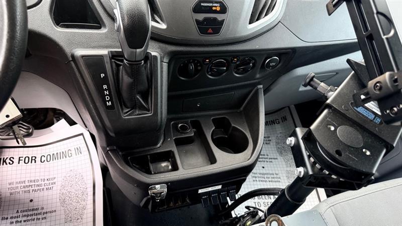 Ford Transit 250 Van Low Roof 60/40 Pass.130-in. WB 2017