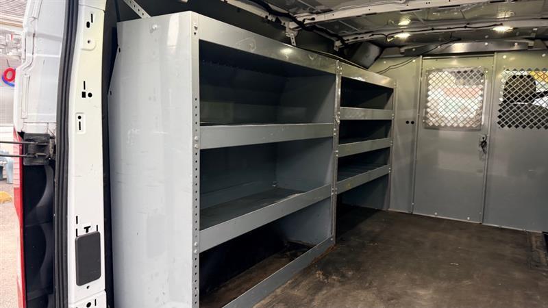 Ford Transit 250 Van Low Roof 60/40 Pass.130-in. WB 2017