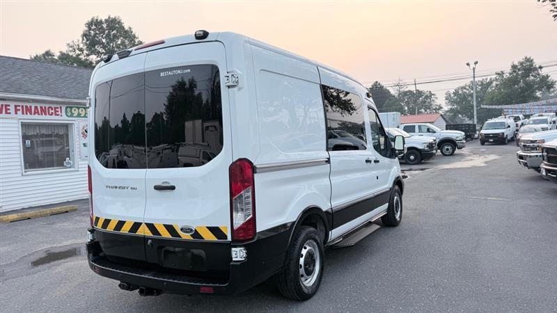 Ford Transit 150 Van Med. Roof w/Sliding Pass. 130-in. WB 2017