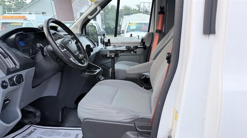 Ford Transit 150 Van Med. Roof w/Sliding Pass. 130-in. WB 2017