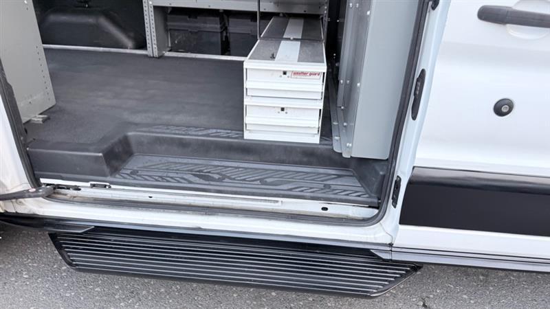 Ford Transit 150 Van Med. Roof w/Sliding Pass. 130-in. WB 2017
