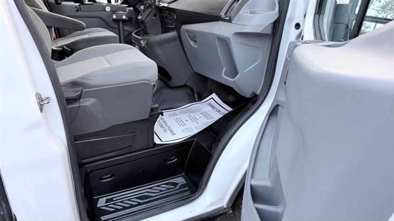Ford Transit 150 Van Med. Roof w/Sliding Pass. 130-in. WB 2017