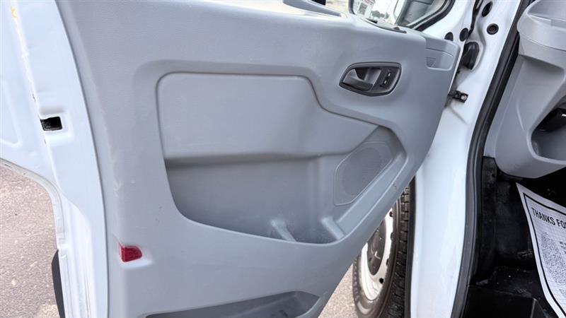 Ford Transit 150 Van Med. Roof w/Sliding Pass. 130-in. WB 2017