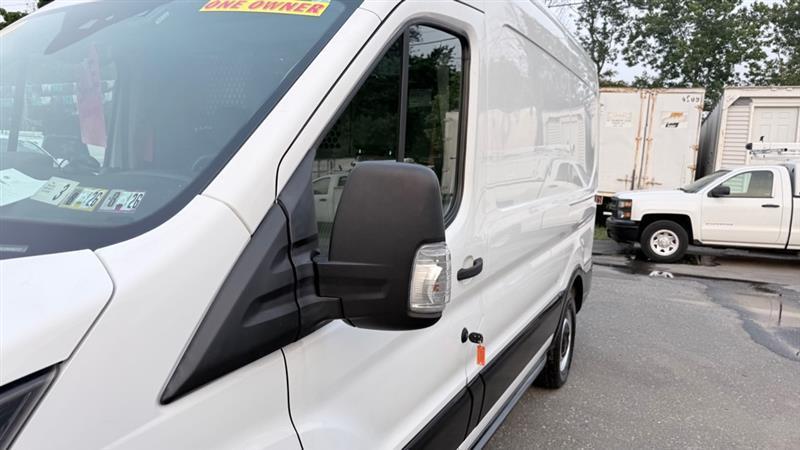 Ford Transit 150 Van Med. Roof w/Sliding Pass. 130-in. WB 2017