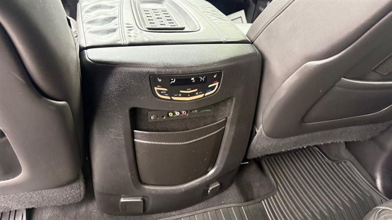 Cadillac Escalade ESV Luxury 4WD 2016