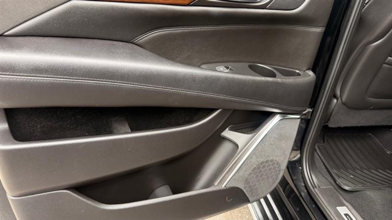 Cadillac Escalade ESV Luxury 4WD 2016