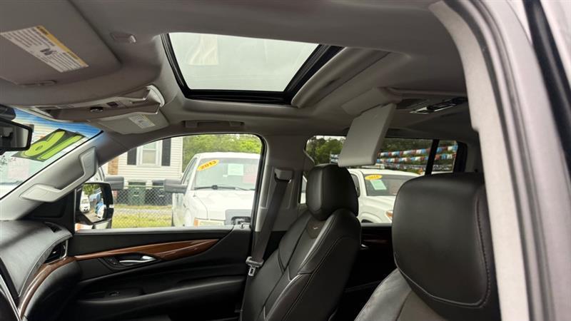 Cadillac Escalade ESV Luxury 4WD 2016