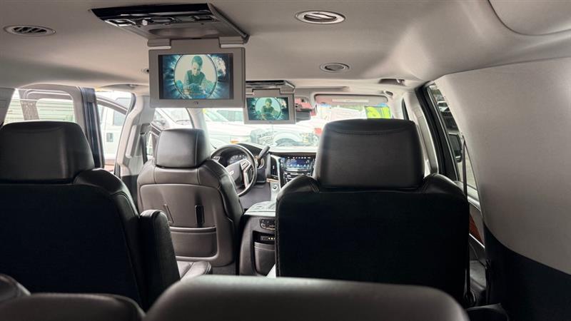 Cadillac Escalade ESV Luxury 4WD 2016