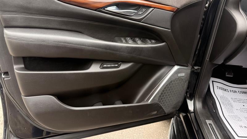 Cadillac Escalade ESV Luxury 4WD 2016