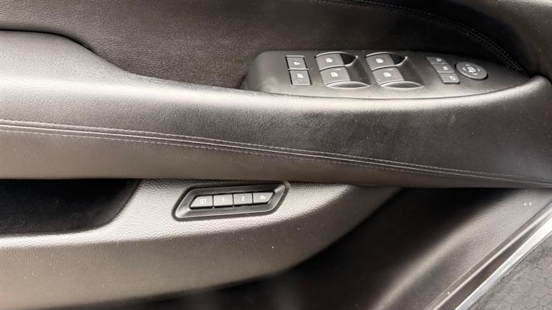 Cadillac Escalade ESV Luxury 4WD 2016