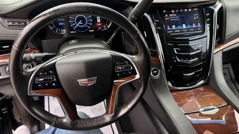 Cadillac Escalade ESV Luxury 4WD 2016