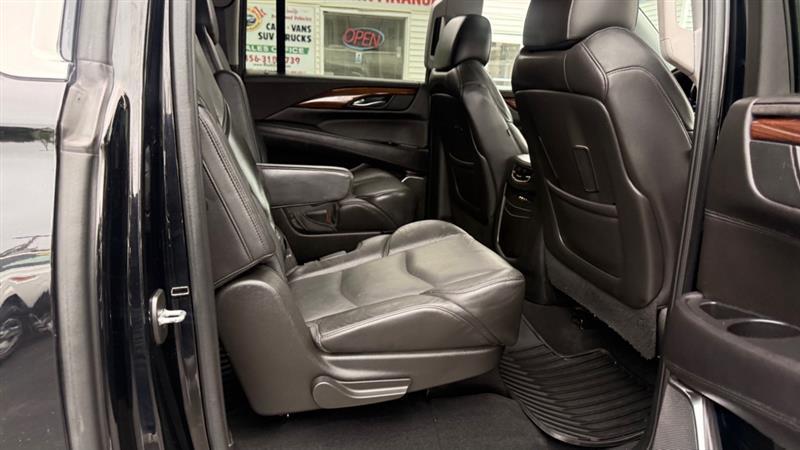 Cadillac Escalade ESV Luxury 4WD 2016