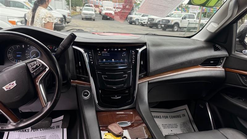 Cadillac Escalade ESV Luxury 4WD 2016