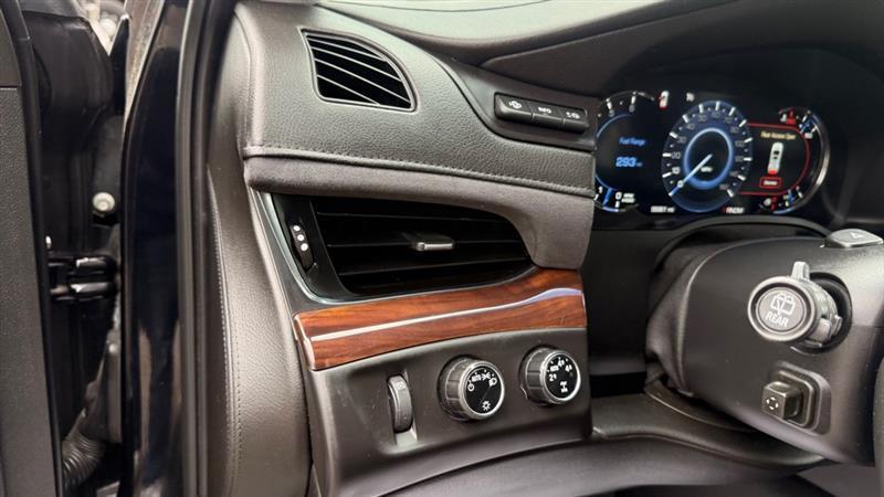 Cadillac Escalade ESV Luxury 4WD 2016