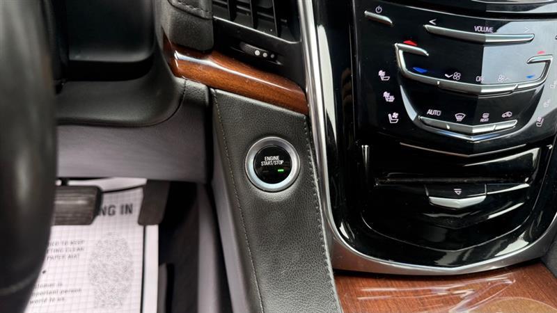 Cadillac Escalade ESV Luxury 4WD 2016