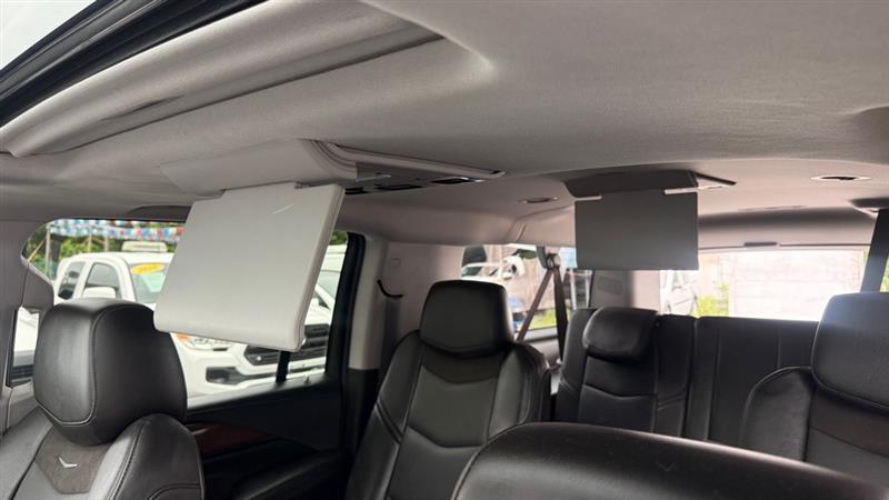 Cadillac Escalade ESV Luxury 4WD 2016