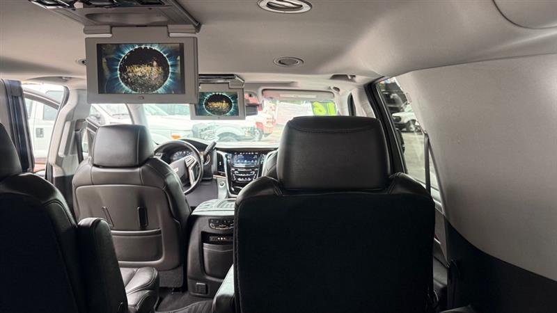 Cadillac Escalade ESV Luxury 4WD 2016