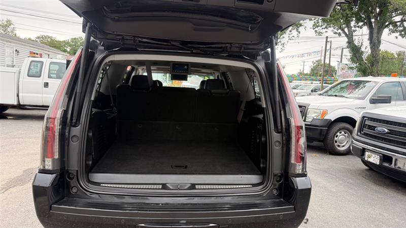 Cadillac Escalade ESV Luxury 4WD 2016