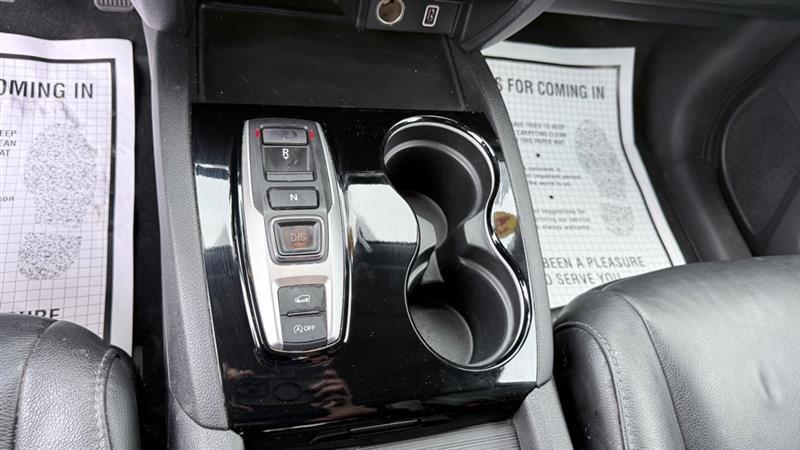 Honda Pilot Touring w/Rear Captain's Chairs AWD 2019