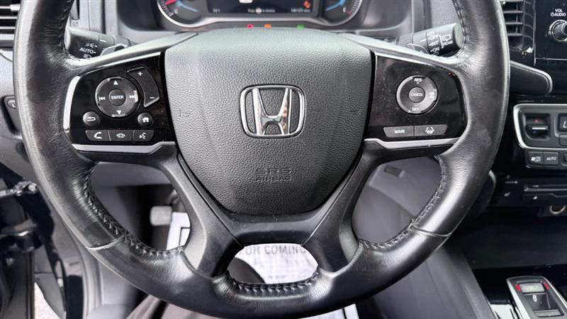 Honda Pilot Touring w/Rear Captain's Chairs AWD 2019